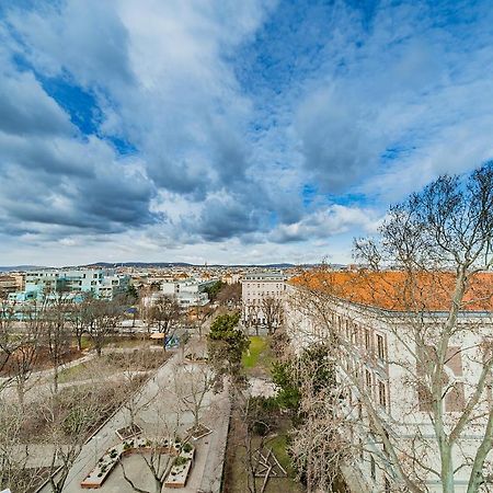 Penthouse Apartment - Sauna - Terrasse - Kamin - Ac Wina Bagian luar foto