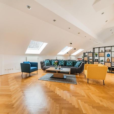 Penthouse Apartment - Sauna - Terrasse - Kamin - Ac Wina Bagian luar foto
