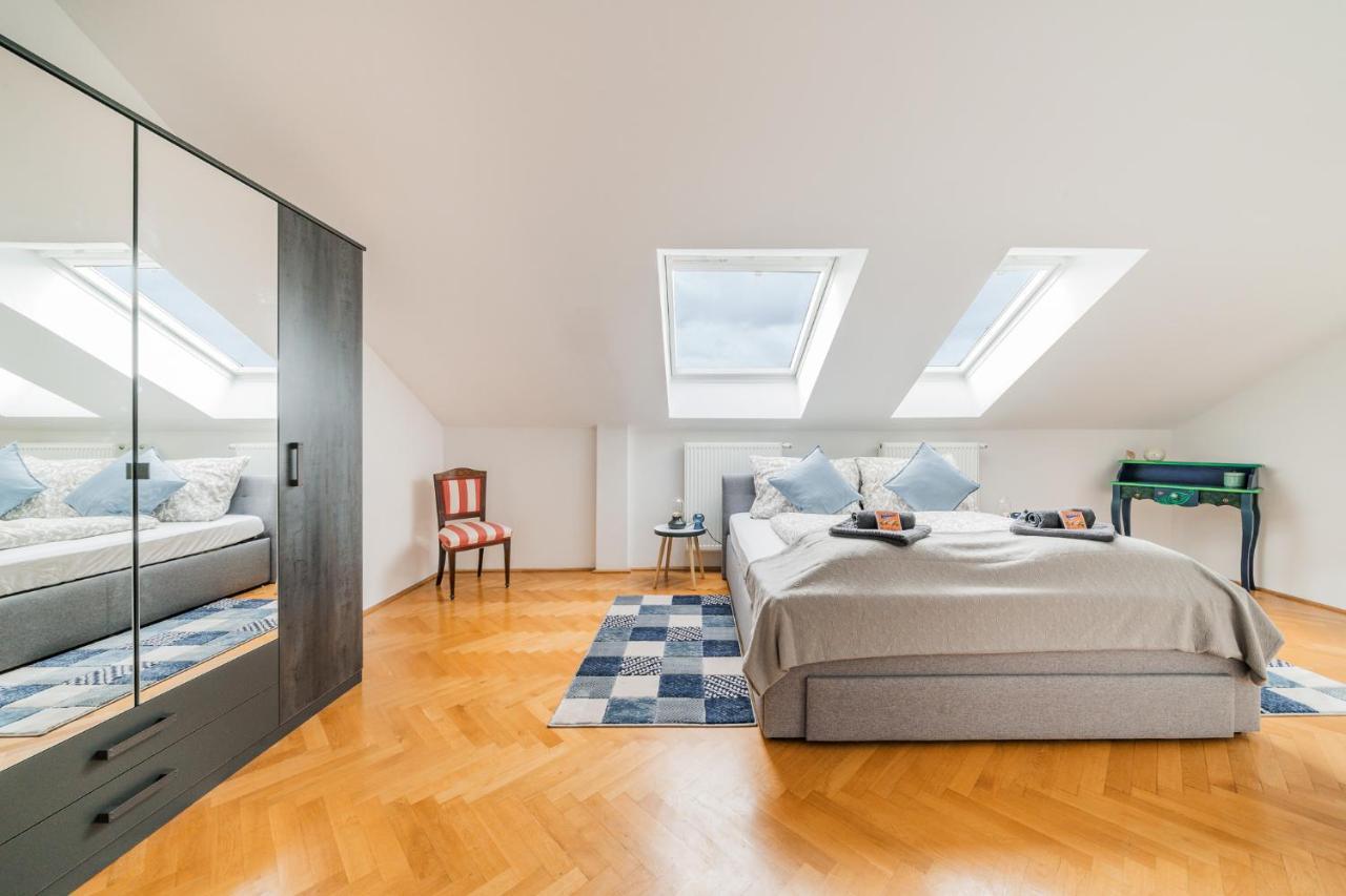 Penthouse Apartment - Sauna - Terrasse - Kamin - Ac Wina Bagian luar foto