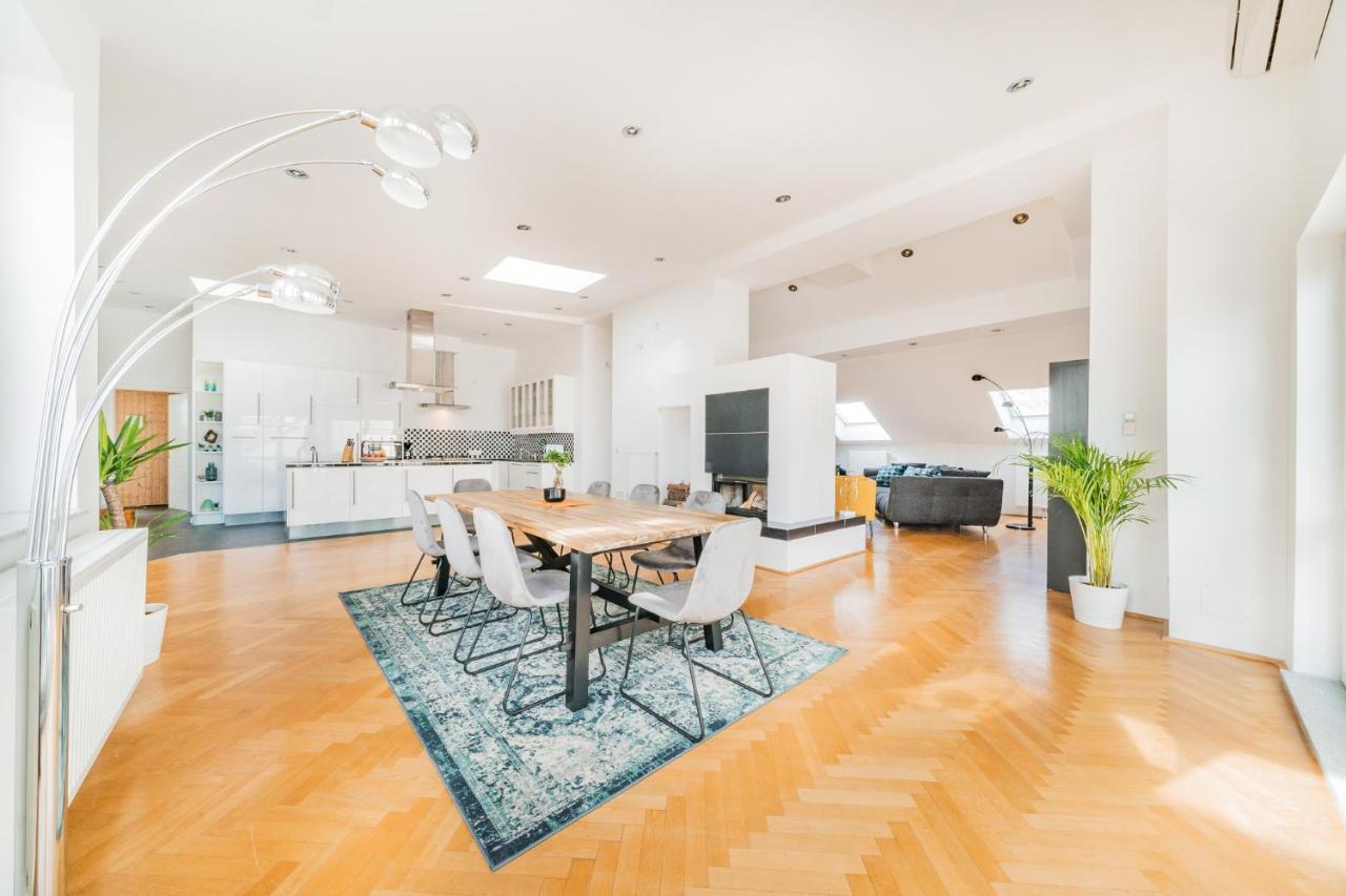 Penthouse Apartment - Sauna - Terrasse - Kamin - Ac Wina Bagian luar foto