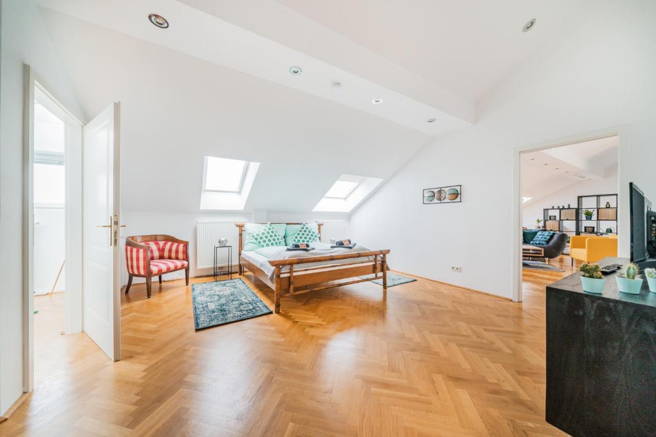 Penthouse Apartment - Sauna - Terrasse - Kamin - Ac Wina Bagian luar foto