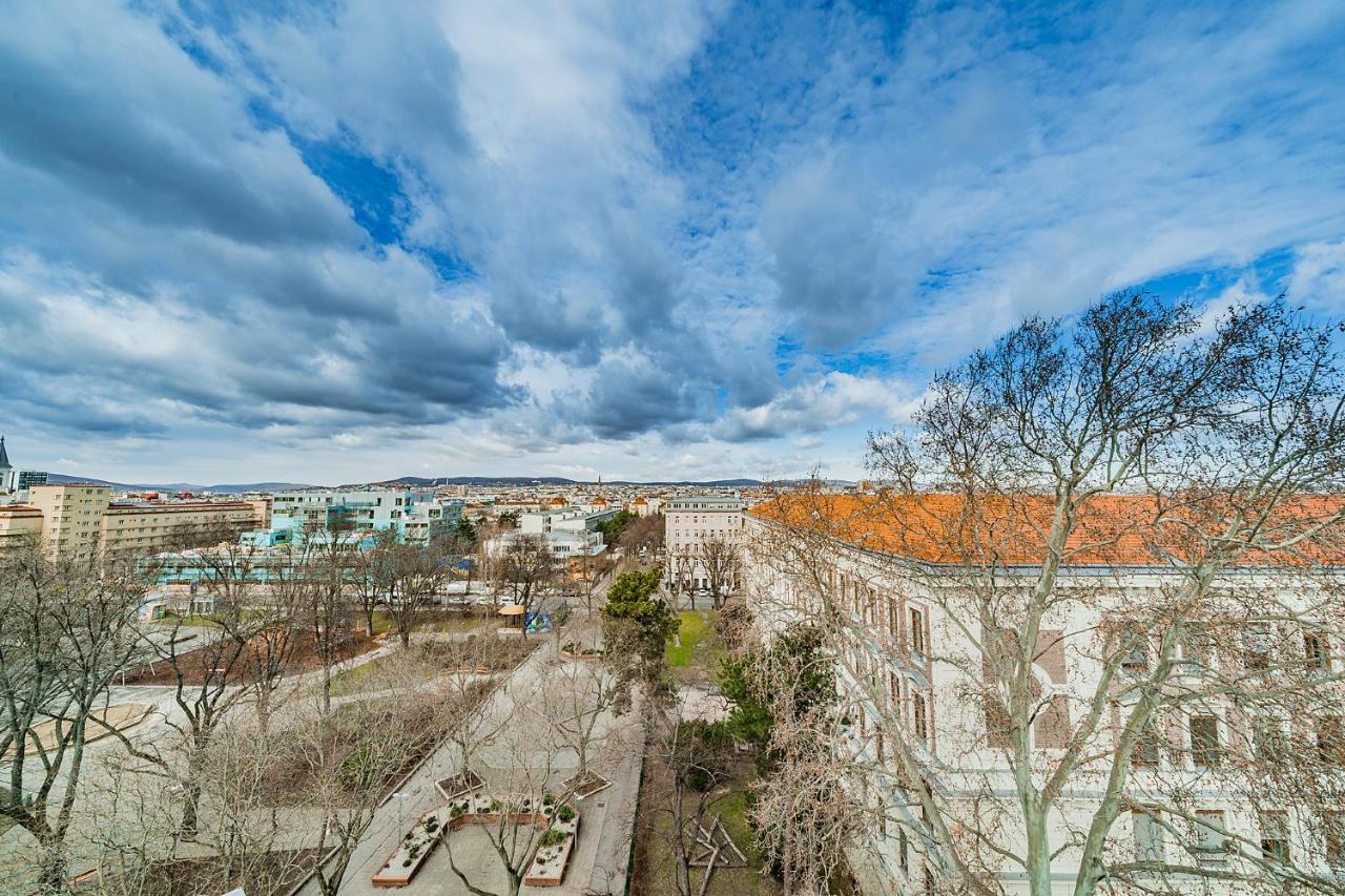 Penthouse Apartment - Sauna - Terrasse - Kamin - Ac Wina Bagian luar foto