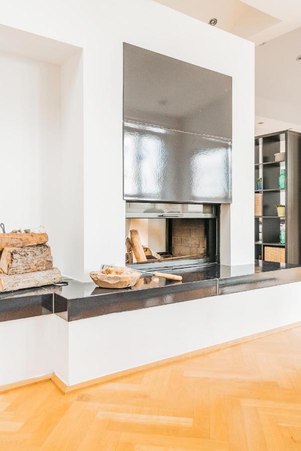 Penthouse Apartment - Sauna - Terrasse - Kamin - Ac Wina Bagian luar foto